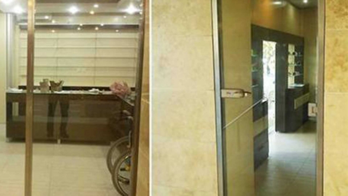 بیمارستان چشم پزشکی نور واقع در تهران خیابان ولیعصر و اجرای نرده و درب شیشه ای