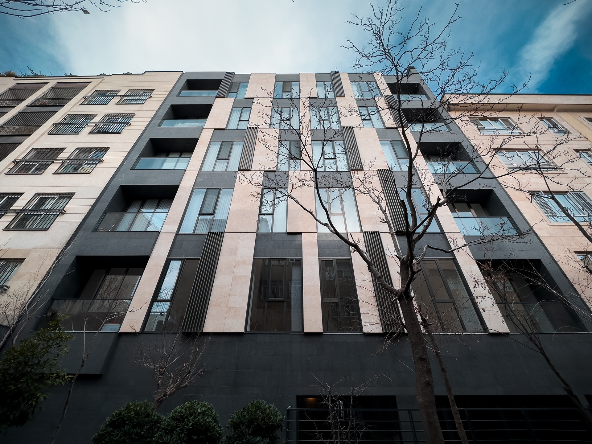 ساختمان مسکونی فلانل3