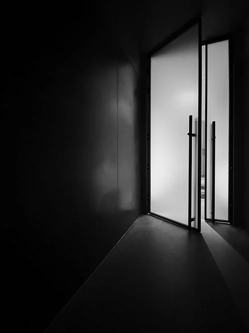 درب شیشه ای لابی مدل پچ فیتینگ