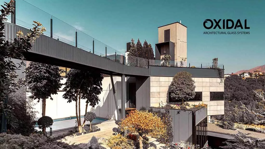 هندریل-شیشه-ای-هنزا-برای-ویلای-لواسان