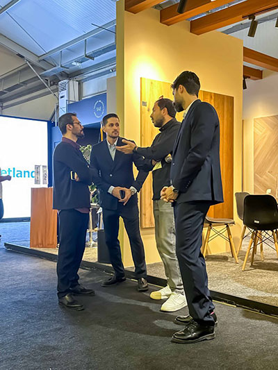 مهندس-علی-شبرنگ-مدیر-اکسیدال-در-نمایشگاه-ترمه-رسانه مهندس علی شبرنگ مدیر اکسیدال در نمایشگاه ترمه رسانه