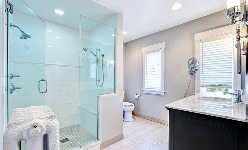 درب شیشه ای برای حمام و سرویس بهداشتی فضای مرطوب